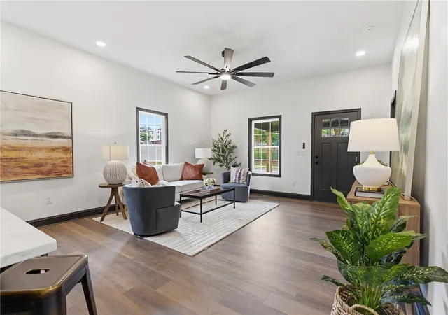 Photo 4 of Single family home for sale at 1 East 5th St, Greenville, SC 29611 | MLS# 20305220 | Listing updated on 2026-08-19