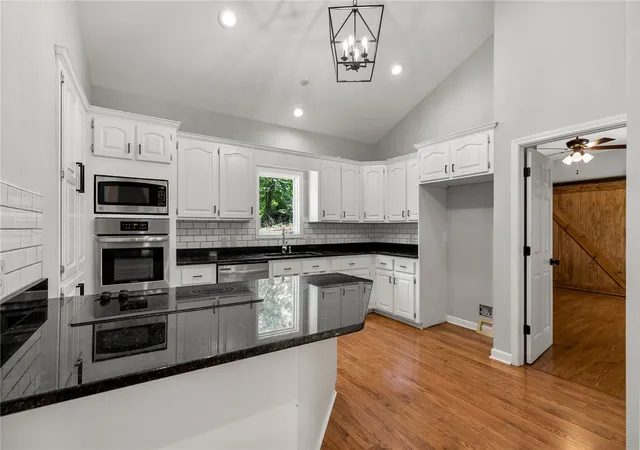 Photo 4 of Sale Pending at 1305 Hunters Trl, Anderson, SC 29625 | MLS# 20304924 | Listing updated on 2026-10-13