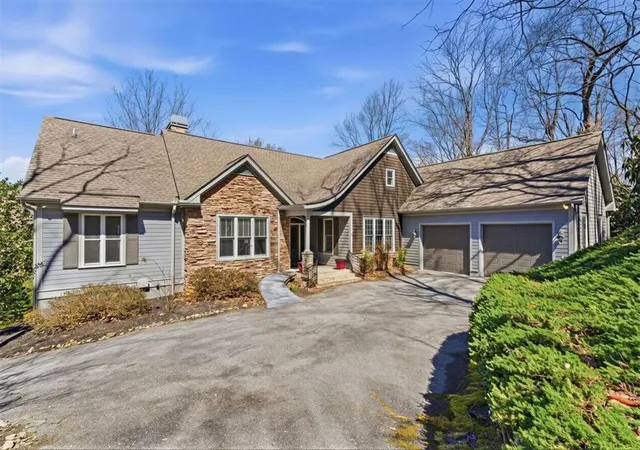 Photo 1 of Single family home for sale at 3 Rustic Ct, Landrum, SC 29356 | MLS# 20305230 | Listing updated on 2026-08-24