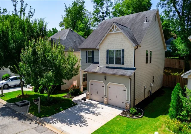 Photo 1 of Single family home for sale at 140 River Valley Ln, Greenville, SC 29605 | MLS# 20305234 | Listing updated on 2026-09-06
