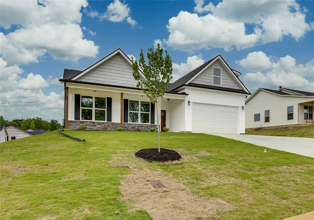 Photo 2 of Single family home for sale at 112 Walters Way, Pickens, SC 29671 | MLS# 20305237 | Listing updated on 2026-08-19