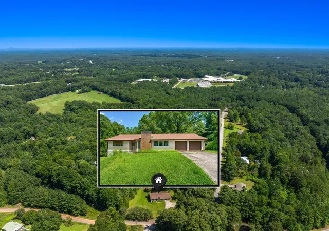 Photo 2 of Single family home for sale at 359 Capps Rd, Walhalla, SC 29691 | MLS# 20305190 | Listing updated on 2026-09-14
