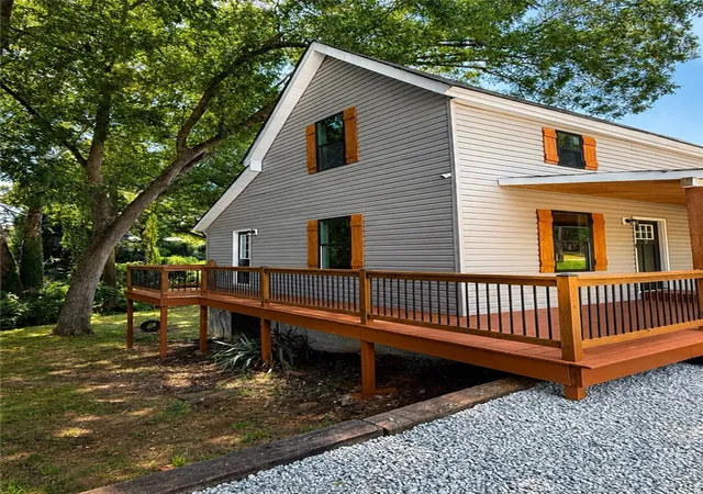 Photo 3 of Sale Pending at 12 Front St, Pelzer, SC 29669 | MLS# 20305108 | Listing updated on 2026-08-29