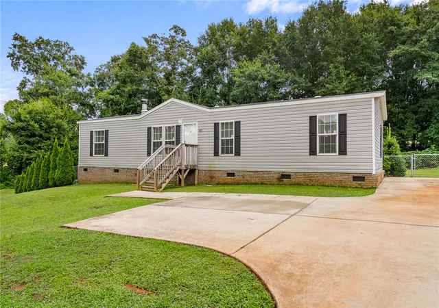 1st image of 415 Jackson Cir, Anderson, SC 29625 | MLS# 20305218