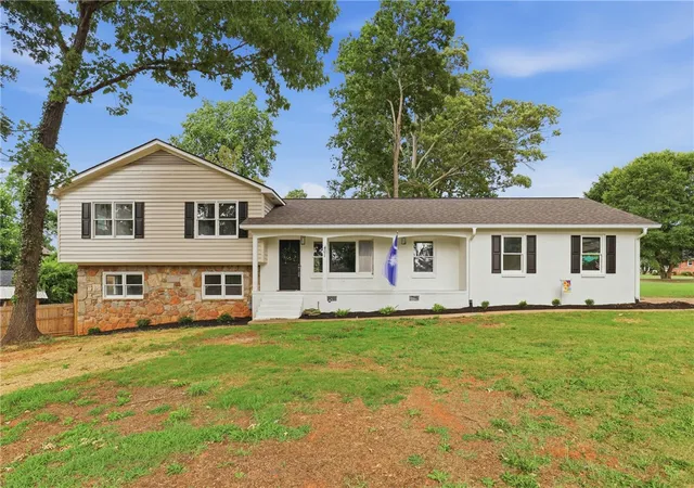 1st image of 401 Clarendon Dr, Easley, SC 29642 | MLS# 20305247