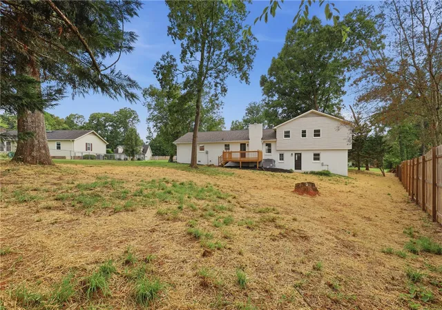 Photo 3 of Single family home for sale at 401 Clarendon Dr, Easley, SC 29642 | MLS# 20305247 | Listing updated on 2026-10-02