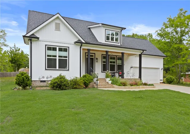 1st image of 3 Sunset Ct, Williamston, SC 29697 | MLS# 20305259
