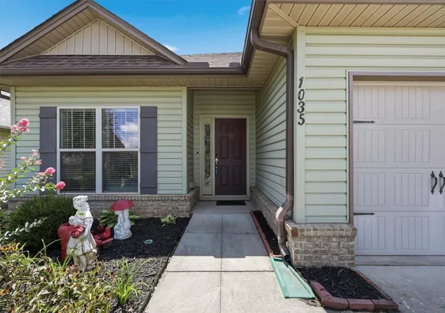 Photo 3 of Single family home for sale at 1035 Edenbrooke Cir, Anderson, SC 29621 | MLS# 20305269 | Listing updated on 2026-09-19