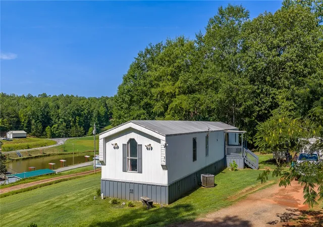 25th image of 122 Lake Circle Rd, Marietta, SC 29661 | MLS# 20305138