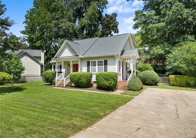 Photo 2 of Single family home for sale at 103 Kestrel Ct, Taylors, SC 29687 | MLS# 20305244 | Listing updated on 2026-09-12