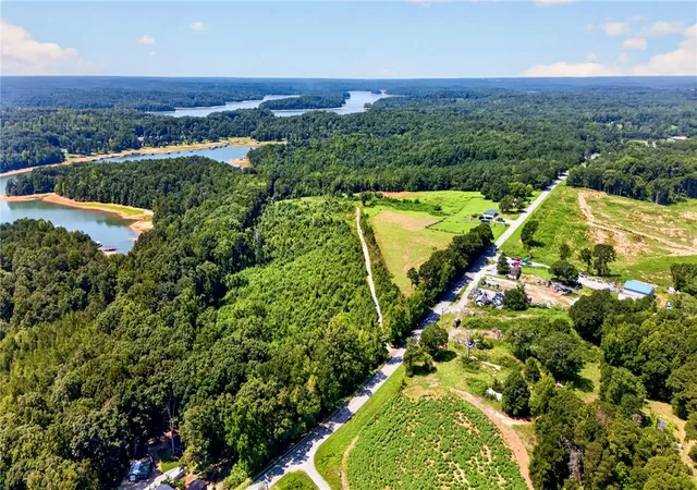 Photo 2 of House for sale at 3945 Old Dobbins Brg Rd, Fair Play, SC 29643 | MLS# 20304791 | Listing updated on 2026-08-20