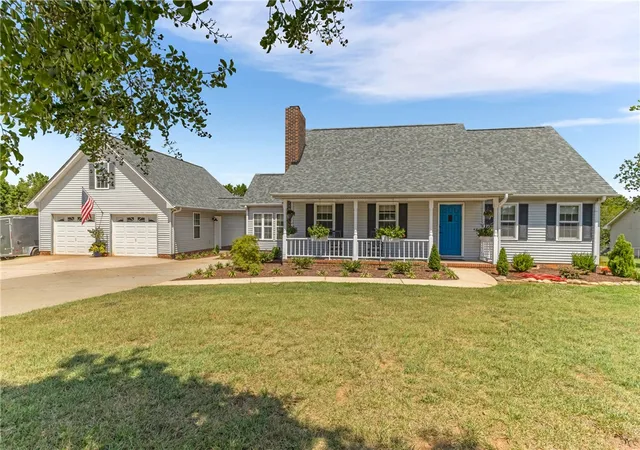 1st image of 110 Peartree Ln, Anderson, SC 29625 | MLS# 20305228