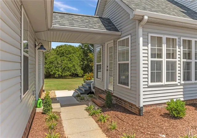 5th image of 110 Peartree Ln, Anderson, SC 29625 | MLS# 20305228