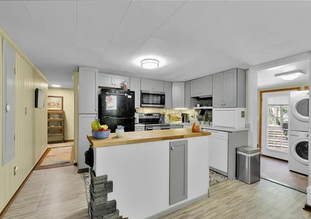 Photo 4 of Single family home for sale at 501 Mcfalls Cir, Anderson, SC 29621 | MLS# 20305288 | Listing updated on 2026-08-21