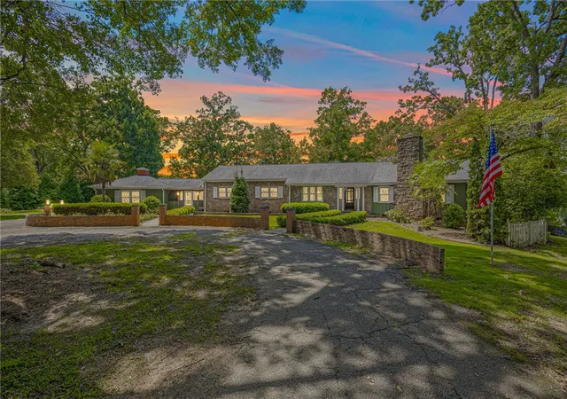 Photo 3 of Single family home for sale at 111 Mountain View Dr, Easley, SC 29640 | MLS# 20305266 | Listing updated on 2026-08-25