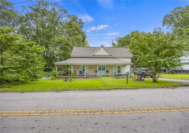 Photo 3 of Single family home for sale at 310 Edgemont Ave, Liberty, SC 29657 | MLS# 20305267 | Listing updated on 2026-08-20