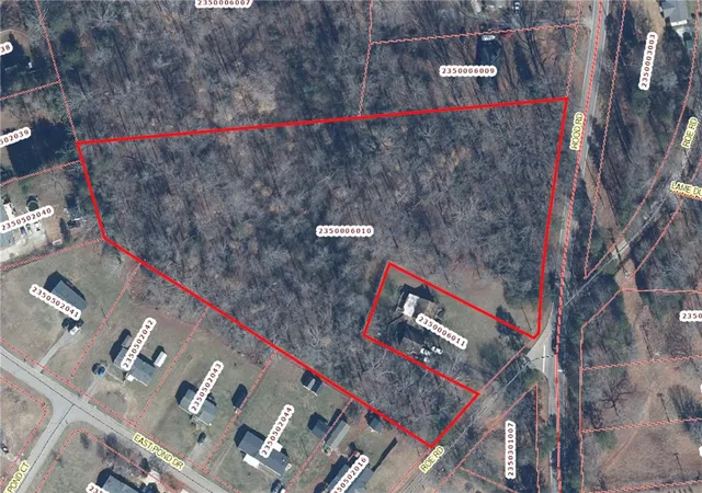 11th image of 415 Hood Rd, Greenville, SC 29611 | MLS# 20305063