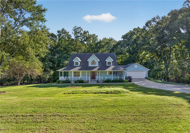 Photo 1 of Single family home for sale at 6185 Oak Valley Rd, Seneca, SC 29678 | MLS# 20305272 | Listing updated on 2026-09-18