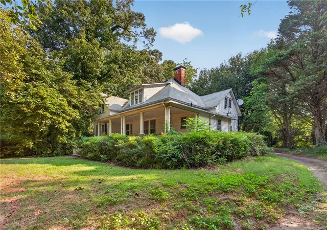 Photo 3 of Sale Pending at 155 Nubbin Ridge Cir, Westminster, SC 29693 | MLS# 20305186 | Listing updated on 2026-09-16
