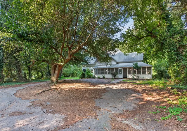 Photo 3 of Sale Pending at 155 Nubbin Ridge Cir, Westminster, SC 29693 | MLS# 20305186 | Listing updated on 2026-10-05