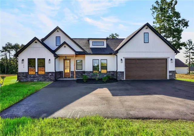 Photo 1 of Single family home for sale at 414 Blume Rd, Anderson, SC 29625 | MLS# 20305290 | Listing updated on 2026-08-21