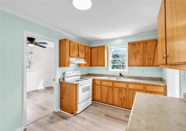 Photo 3 of Single family home for sale at 5 Bagwell Ave, Greenville, SC 29611 | MLS# 20305284 | Listing updated on 2026-10-02