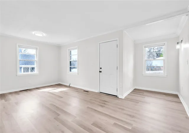 Photo 3 of Single family home for sale at 5 Bagwell Ave, Greenville, SC 29611 | MLS# 20305284 | Listing updated on 2026-10-02