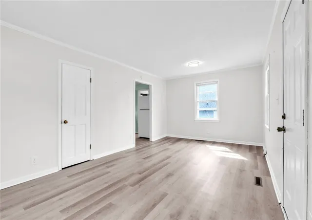 Photo 4 of Single family home for sale at 5 Bagwell Ave, Greenville, SC 29611 | MLS# 20305284 | Listing updated on 2026-10-02