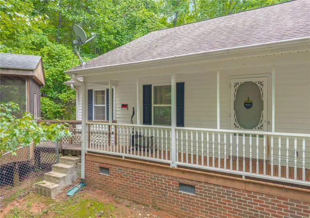 Photo 3 of Single family home for sale at 990 Mt Tabor Church Rd, Pickens, SC 29671 | MLS# 20305268 | Listing updated on 2026-08-27