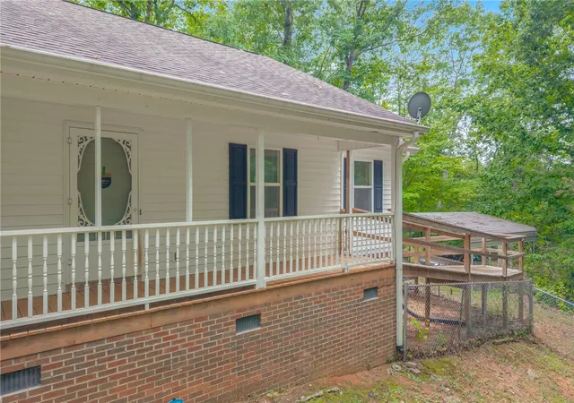 Photo 4 of Single family home for sale at 990 Mt Tabor Church Rd, Pickens, SC 29671 | MLS# 20305268 | Listing updated on 2026-08-27