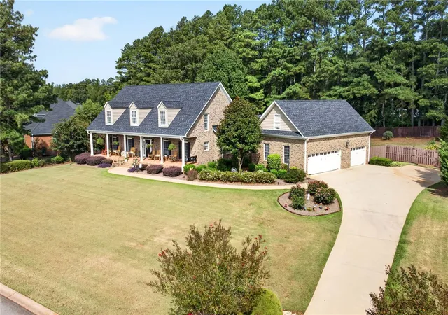 Photo 4 of Sale Pending at 102 Lantern Ridge Dr, Easley, SC 29642 | MLS# 20304899 | Listing updated on 2026-09-28