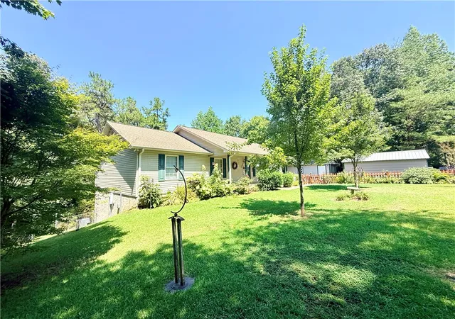 2nd image of 122 W Barkdale Dr, Salem, SC 29676 | MLS# 20305224