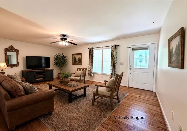 4th image of 122 W Barkdale Dr, Salem, SC 29676 | MLS# 20305224