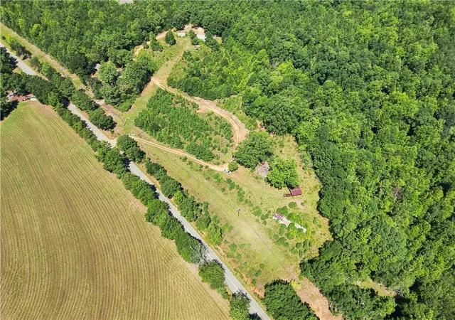 Photo 4 of House for sale at 1488 Liberty Hwy, Six Mile, SC 29682 | MLS# 20305289 | Listing updated on 2026-08-21