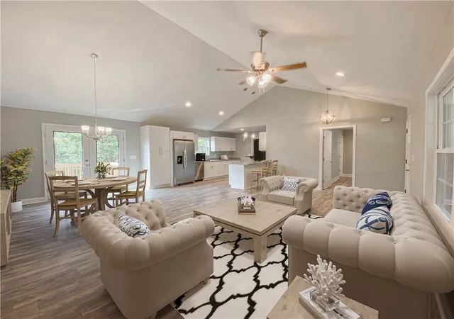 Photo 3 of Single family home for sale at 106 W South 6Th St, Seneca, SC 29678 | MLS# 20305319 | Listing updated on 2026-10-15