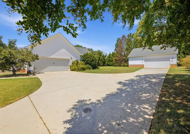 Photo 3 of Single family home for sale at 107 Saddle Brook, Anderson, SC 29625 | MLS# 20305326 | Listing updated on 2026-08-21