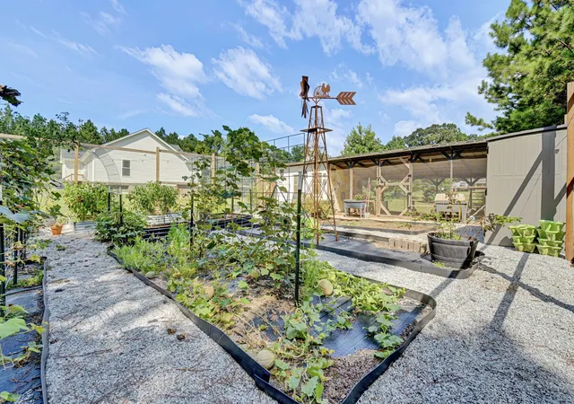 Photo 3 of Single family home for sale at 620 Daventon Rd, Honea Path, SC 29654 | MLS# 20305332 | Listing updated on 2026-09-26