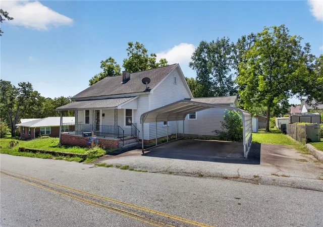 1st image of 418 Gerber St, Walhalla, SC 29691 | MLS# 20305270