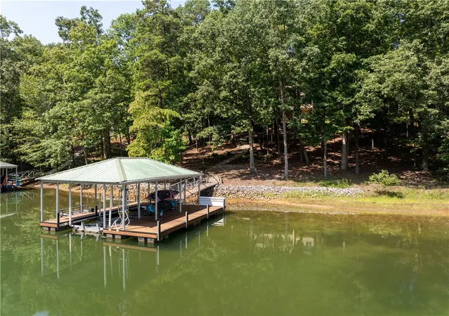 Photo 3 of Single family home for sale at 314 Longwood Dr, Seneca, SC 29672 | MLS# 20305022 | Listing updated on 2026-08-24