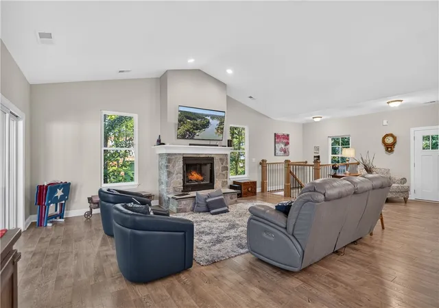 Photo 4 of Single family home for sale at 321 High Hampton Rd, Salem, SC 29676 | MLS# 20305366 | Listing updated on 2026-10-26