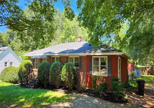 1st image of 521 E Main St, Pendleton, SC 29670 | MLS# 20305368