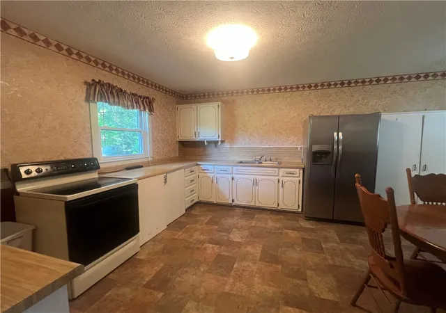 Photo 4 of Single family home for sale at 3715 South Carolina 24 Hwy, Anderson, SC 29626 | MLS# 20305385 | Listing updated on 2026-08-29