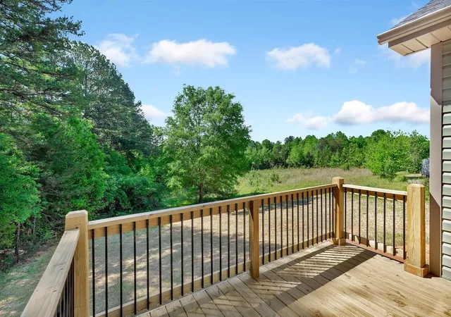 Photo 4 of Single family home for sale at 333 Oliver Rd, Westminster, SC 29693 | MLS# 20305432 | Listing updated on 2026-08-25
