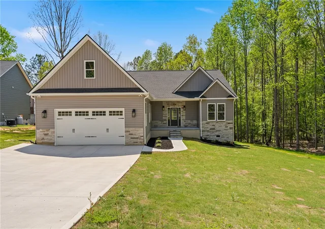 Photo 1 of Single family home for sale at 339 Lone Oak Rd, Anderson, SC 29621 | MLS# 20305453 | Listing updated on 2026-09-15