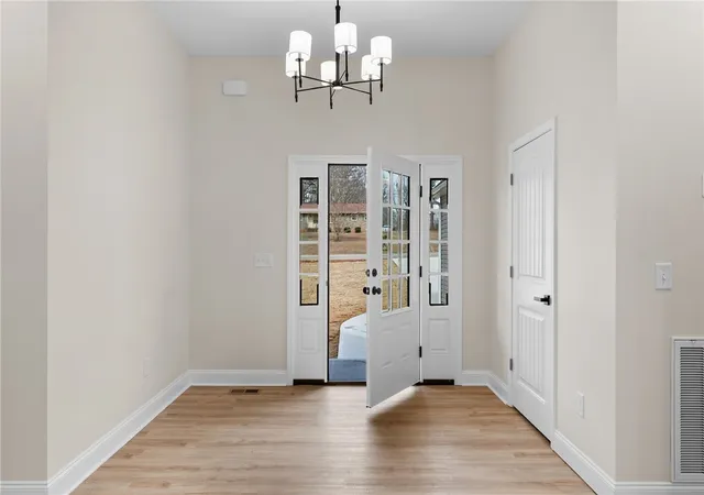 Photo 3 of Single family home for sale at 339 Lone Oak Rd, Anderson, SC 29621 | MLS# 20305453 | Listing updated on 2026-09-15