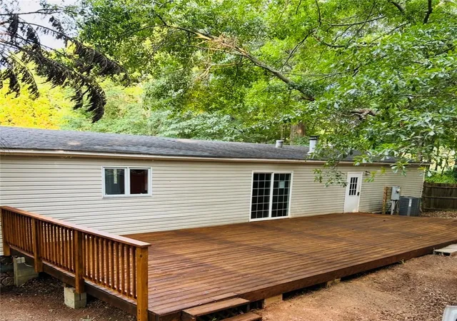 Photo 3 of Manufactured home for sale at 207 Anderson Rd, Anderson, SC 29626 | MLS# 20305006 | Listing updated on 2026-08-28