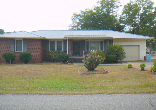 1st image of 318 Fretwell Dr, Anderson, SC 29626 | MLS# 20305578