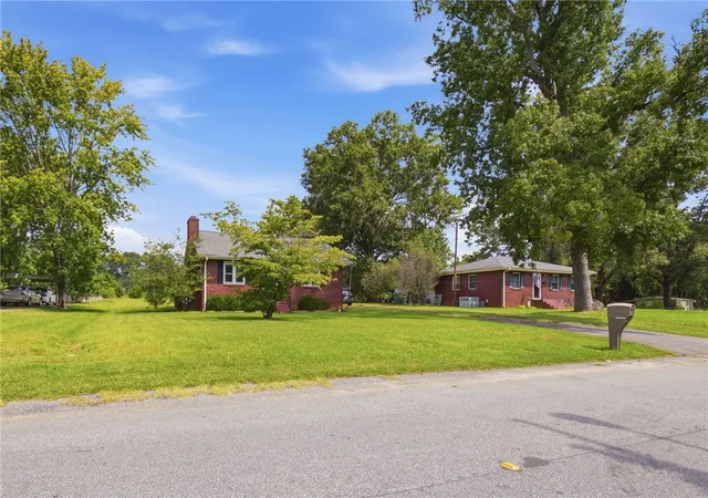 4th image of 26 Oak Dr, Honea Path, SC 29654 | MLS# 20305517