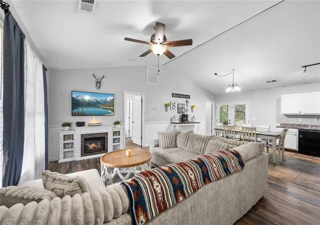 Photo 2 of Sale Pending at 208 Redfern Ct, Easley, SC 29640 | MLS# 20305591 | Listing updated on 2026-09-06