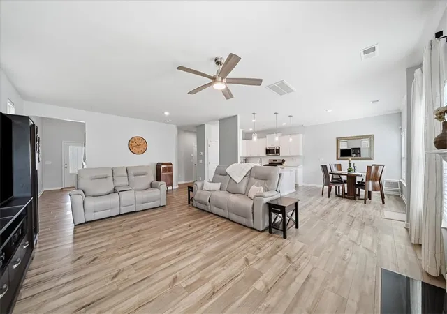 Photo 3 of Single family home for sale at 208 Grassy Creek Wy, Pendleton, SC 29670 | MLS# 20305598 | Listing updated on 2026-09-02